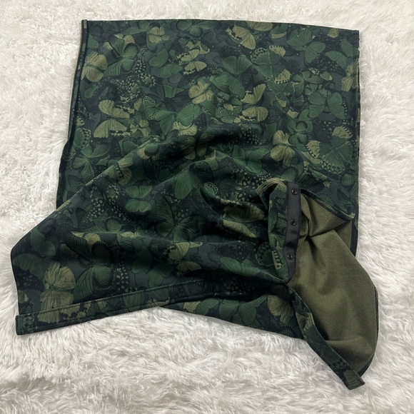 lululemon athletica Green Butterfly Scarf - Picture 4 of 10